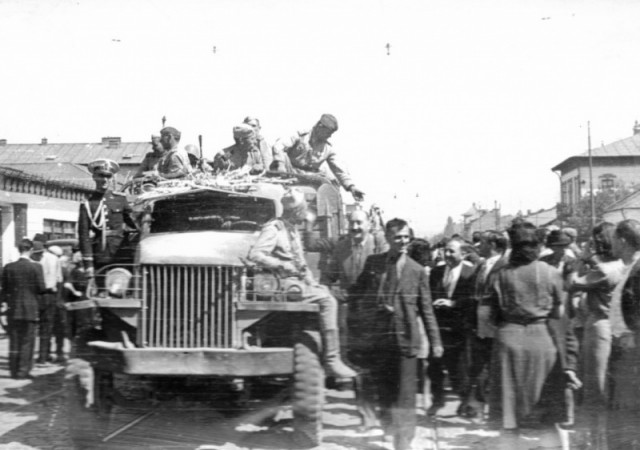 Редкие фотографии из военных архивов