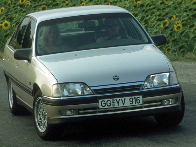 Капсула времени: Opel Omega 1992 года с пробегом 705 км