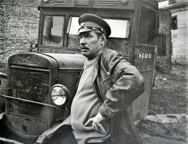 Самые необычные автомобили советских фильмов