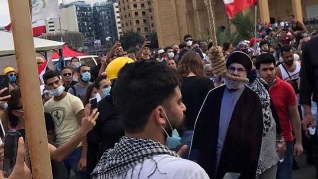 Посольство США в Бейруте заявило, что "поддерживает право ливанцев на мирный протест"