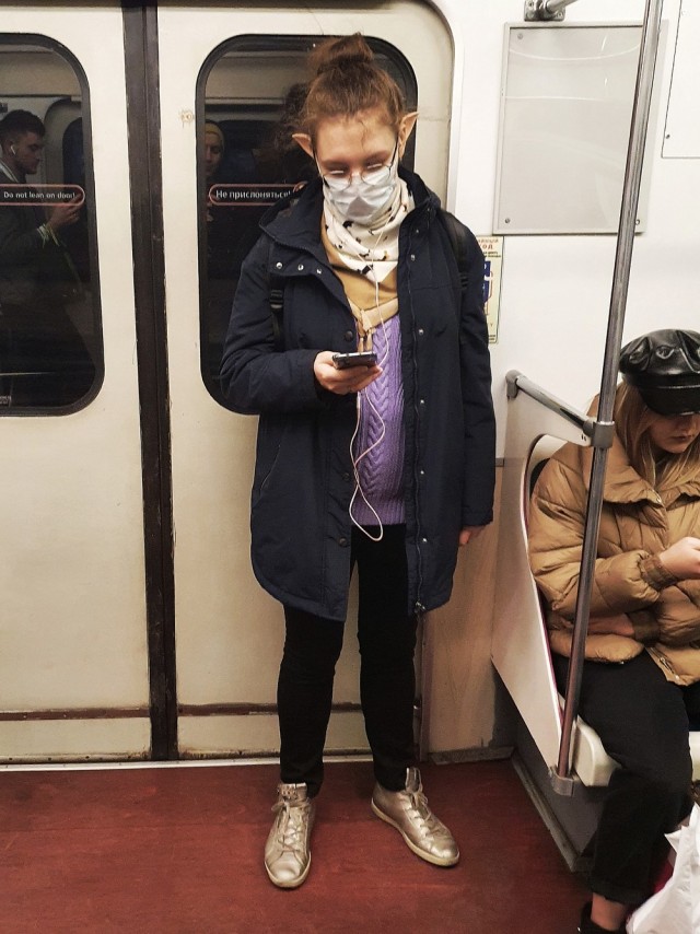 Модники и модницы из подземелий нашего метро. Масочный выпуск