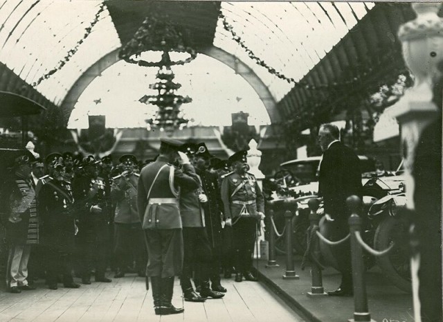 Международная автомобильная выставка в Михайловском манеже. 1913г.