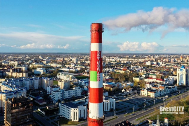 Жителя Минска доставили в РУВД за бело-красно-белую коробку из-под телевизора