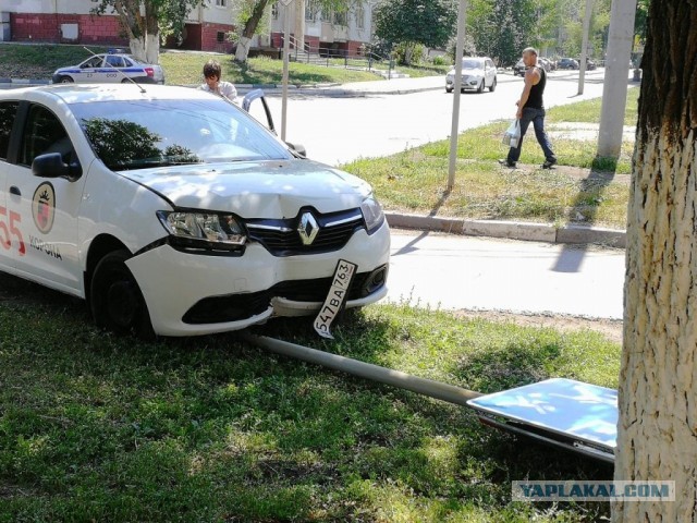 Тестирование необычного знака «STOP» на въезде в туннель (Сидней, Австралия)