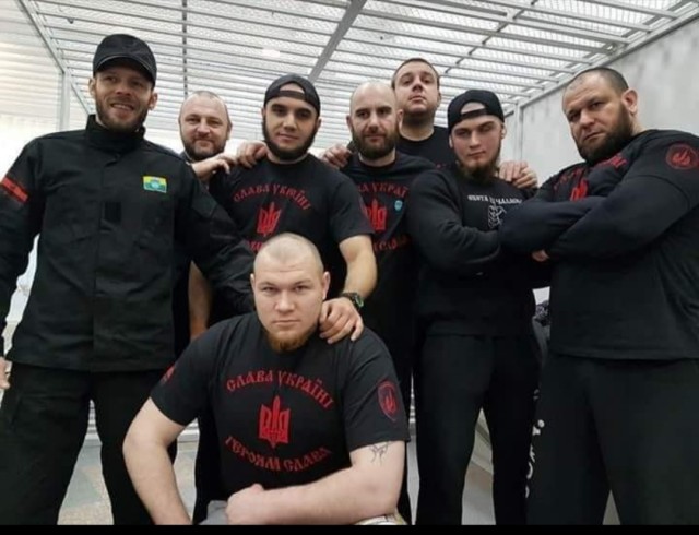 "Бей своих,чтобы чужие боялись"