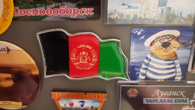 Магнитики на холодильнике. Какие у вас есть примечательные?