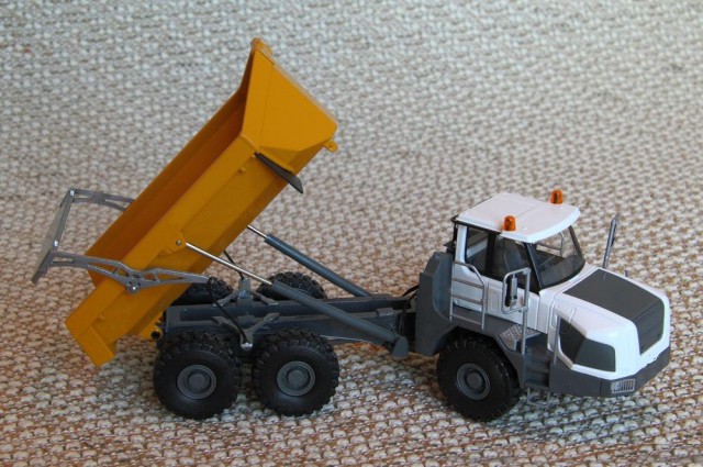 Игра на ЯПе: Угадай АВТО-8