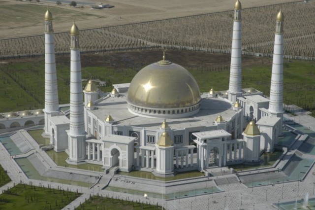 Ашхабад Туркменистан: Закрытый город закрытой страны