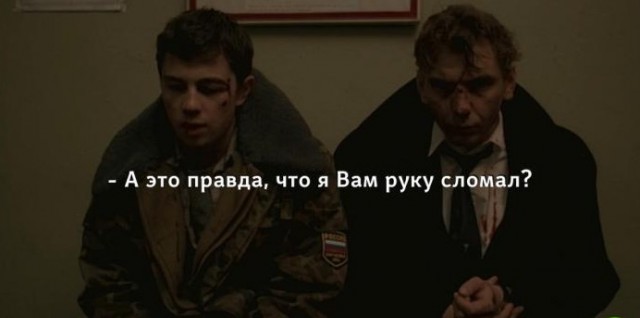 На улицах Петербурга проходят съёмки фильма: по сюжету на актрису нападает мужчина с ножом и отбирает сумку.