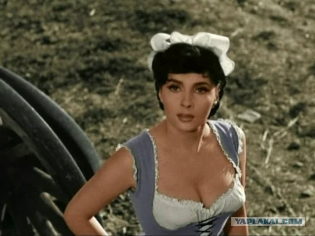 20 самых сексапильно одетых киногероинь