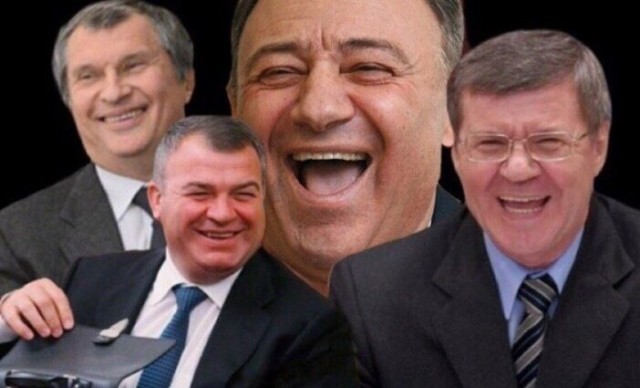 Стала известена зарплата Медведева в Совбезе