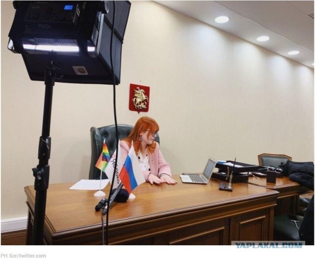 Троль мирового уровня: депутат пришла в Мосгордуму в футболке с надписью "Öбнулись"