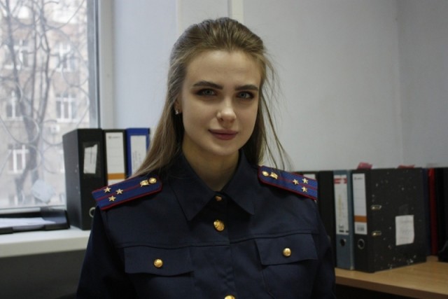 Страстарший лейтенант, девка молодой, все хотят поговорить с тобой...
