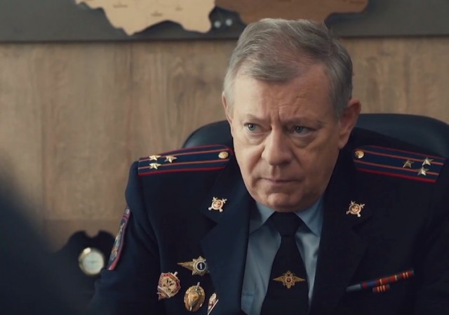 Почему этих актеров озвучивали другие люди?
