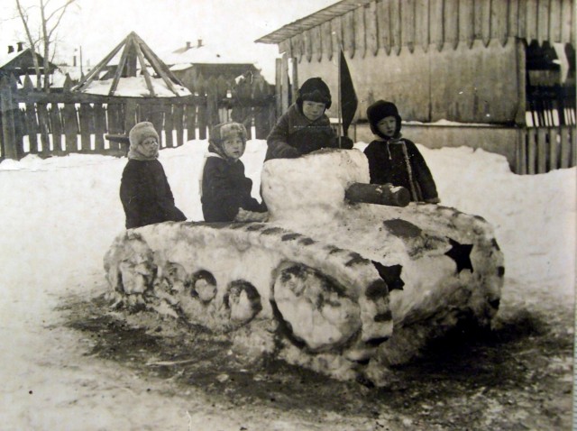 Есть че вспомнить? Баяны из прошлого в беспорядочном времени
