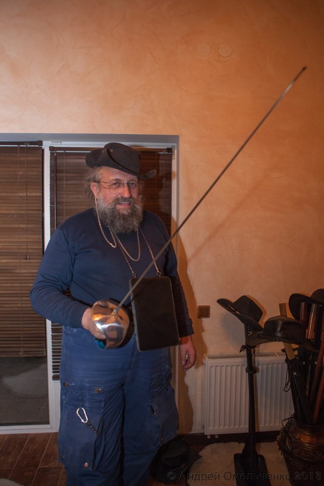 Анатолий Вассерман и его жилет. Фоторепортаж.
