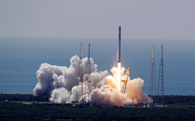 Ракета SpaceX взорвалась при старте