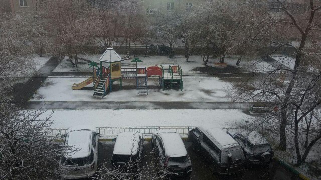 За окном