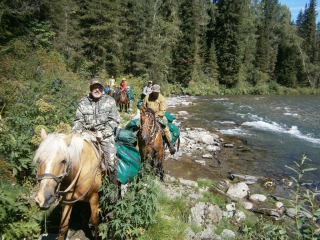 На конягах по Алтаю