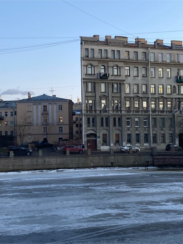Зачем строили плоские дома-пластины, и как живут люди в таких зданиях
