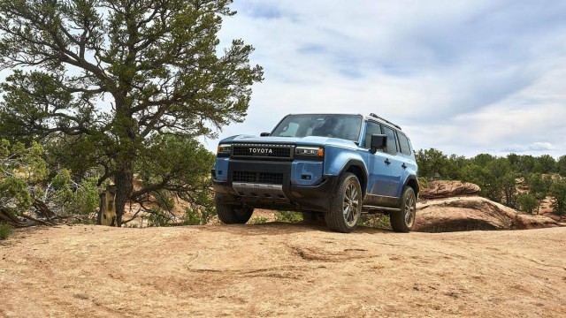 Toyota смогла удивить. Представлен Land Cruiser Prado 2024 — первый по-настоящему новый Prado за 14 лет