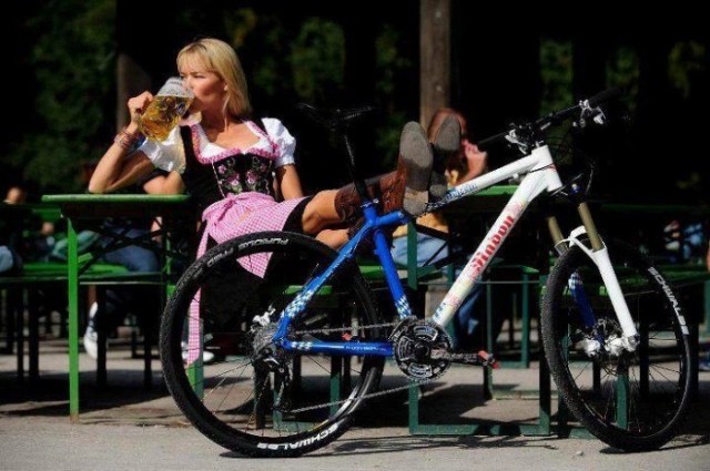 Девушки не без вредных привычек