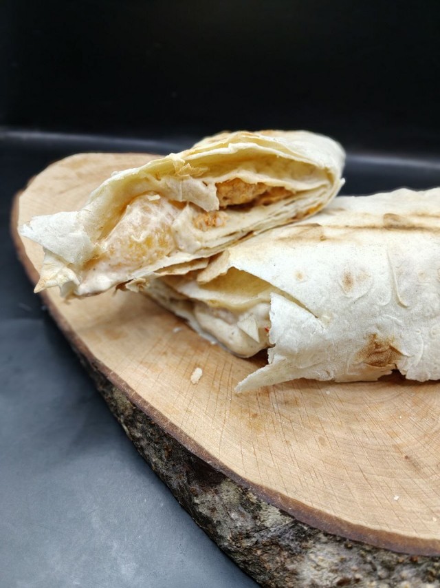 Новогодний фастфуд: шаурма с мандаринами и пицца оливье