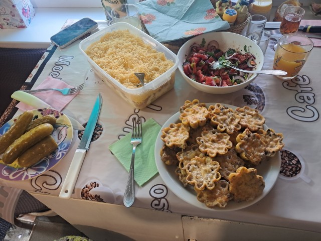 В день отца доця попросила мяска приготовить.