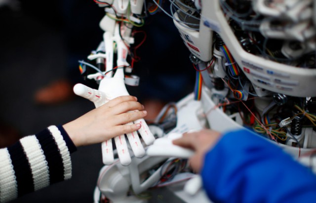 Компьютерная программа прошла тест Тьюринга