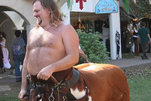 Кентавр не?  Или фотограф?