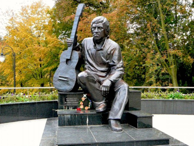 Памятники Владимиру Высоцкому