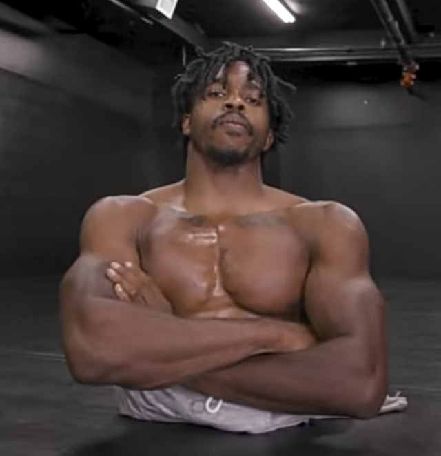 Самый быстрый человек на двух руках