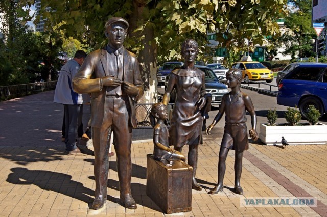 Необычные статуи мира