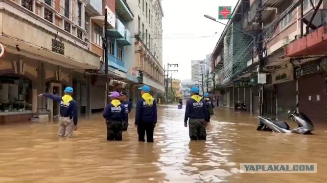 Жители Анапы также перекрыли движение на дороге из-за отсутствия электричества