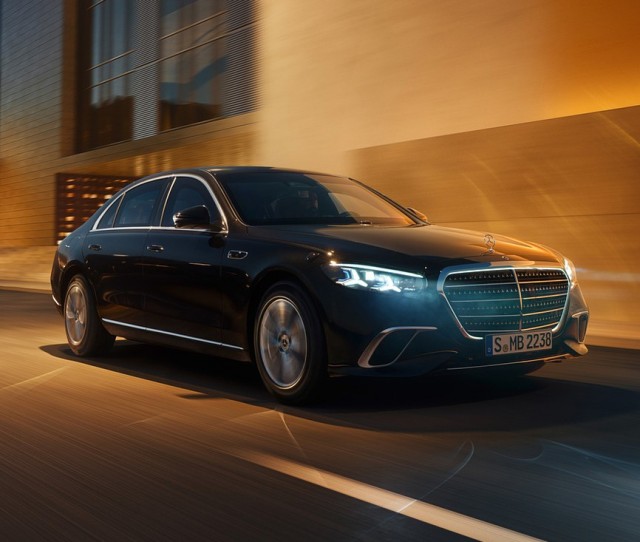 Mercedes-Benz не будет продавать бронированные S-Class диктаторам