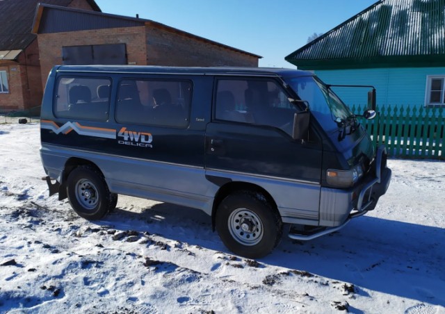 «Крузак» от дяди в малиновом пиджаке: автолегенды 90-х, которые до сих пор в цене
