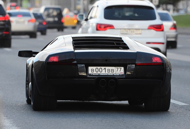 Страны ЕС прекратили пропуск автомобилей, зарегистрированных в России и Беларуси