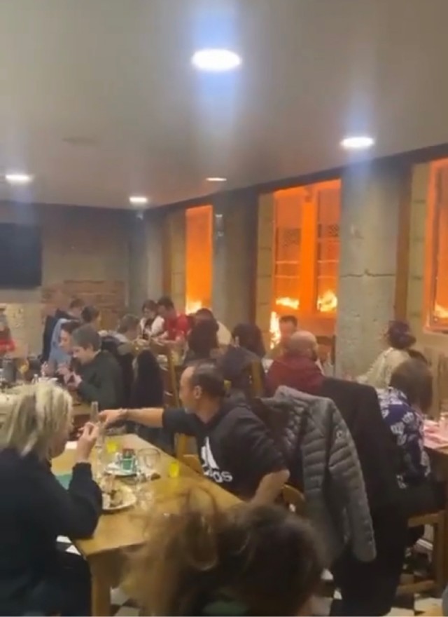 Забегаловка во Франции. Наши дни