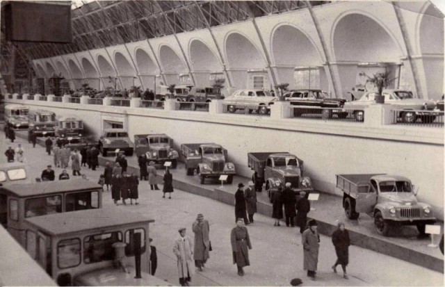 Москва и москвичи. Двадцатый век. 03.03.2025