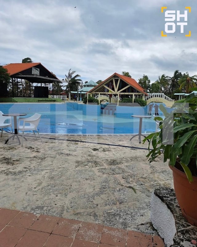 Россиян заселили в полуразрушенный ураганом отель на Кубе по их же просьбе