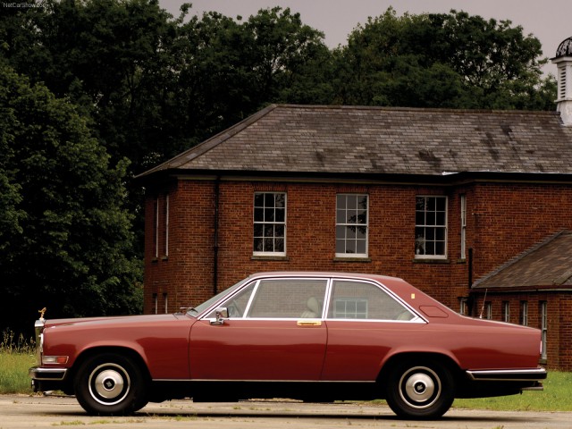 Rolls Royce Camargue.