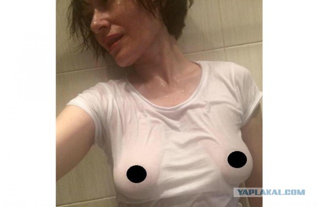 Актриса грудью в мокрой майке поддержала декана раздевшихся кемеровских студентов