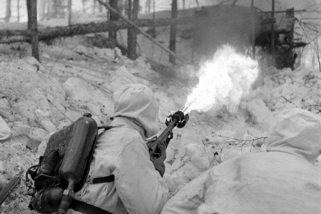 Фотографии связанных с историей Красной и Советской Армии.