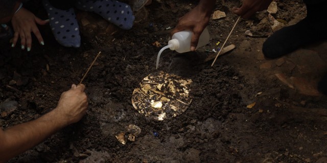 В Панаме нашли 1300-летнюю гробницу, наполненную золотом и артефактами