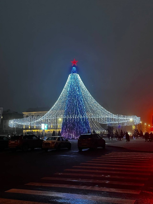 Луганск & Лондон. Новогодняя ёлка.