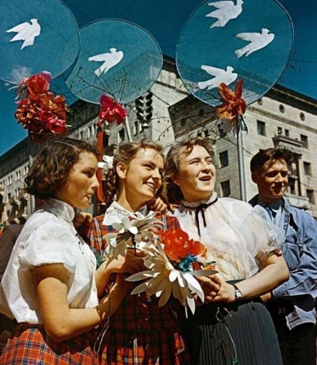 Фотографии из прошлого нашей страны в цвете -100