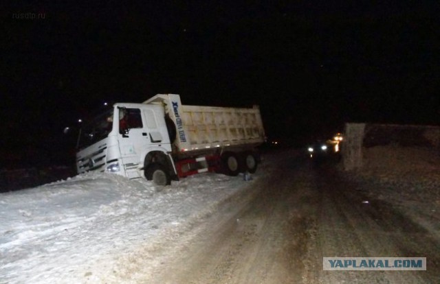 Полицейский спас автобус с детьми