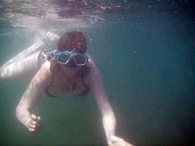Девочки разные под водой