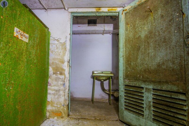 Забытое убежище закрытой кондитерской фабрики "Спутник"