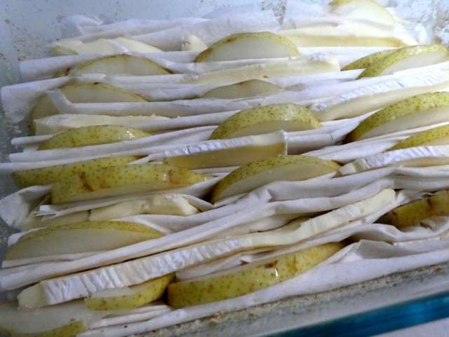 Пирог с сыром Бри